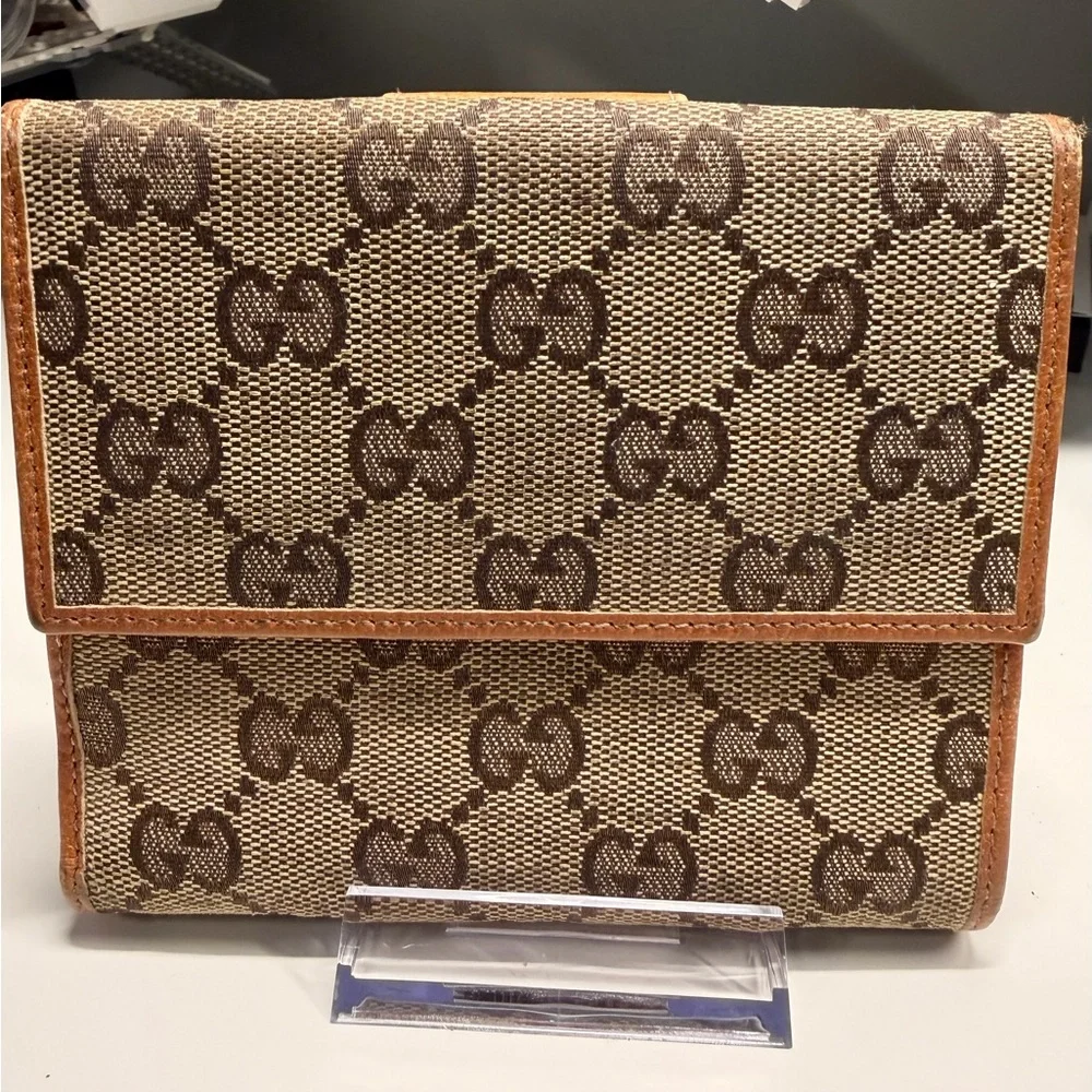 Gucci Brown GG Monogram Wallet - Picture 2 of 7